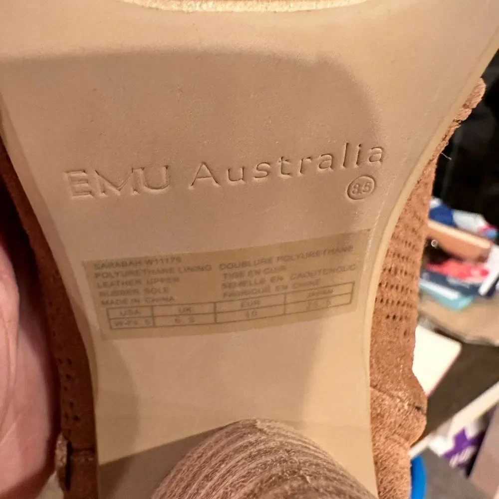 EMU Australia Sarabah Womens Cow Tan Teal Leather Perforated Sandals sz 8.5 NEW
